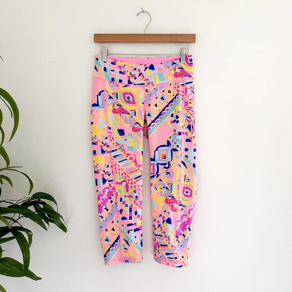Lilly Pulitzer Weekender Luxletic Cropped Leggings in Pink Plantain 26123 - Picture 1 of 11